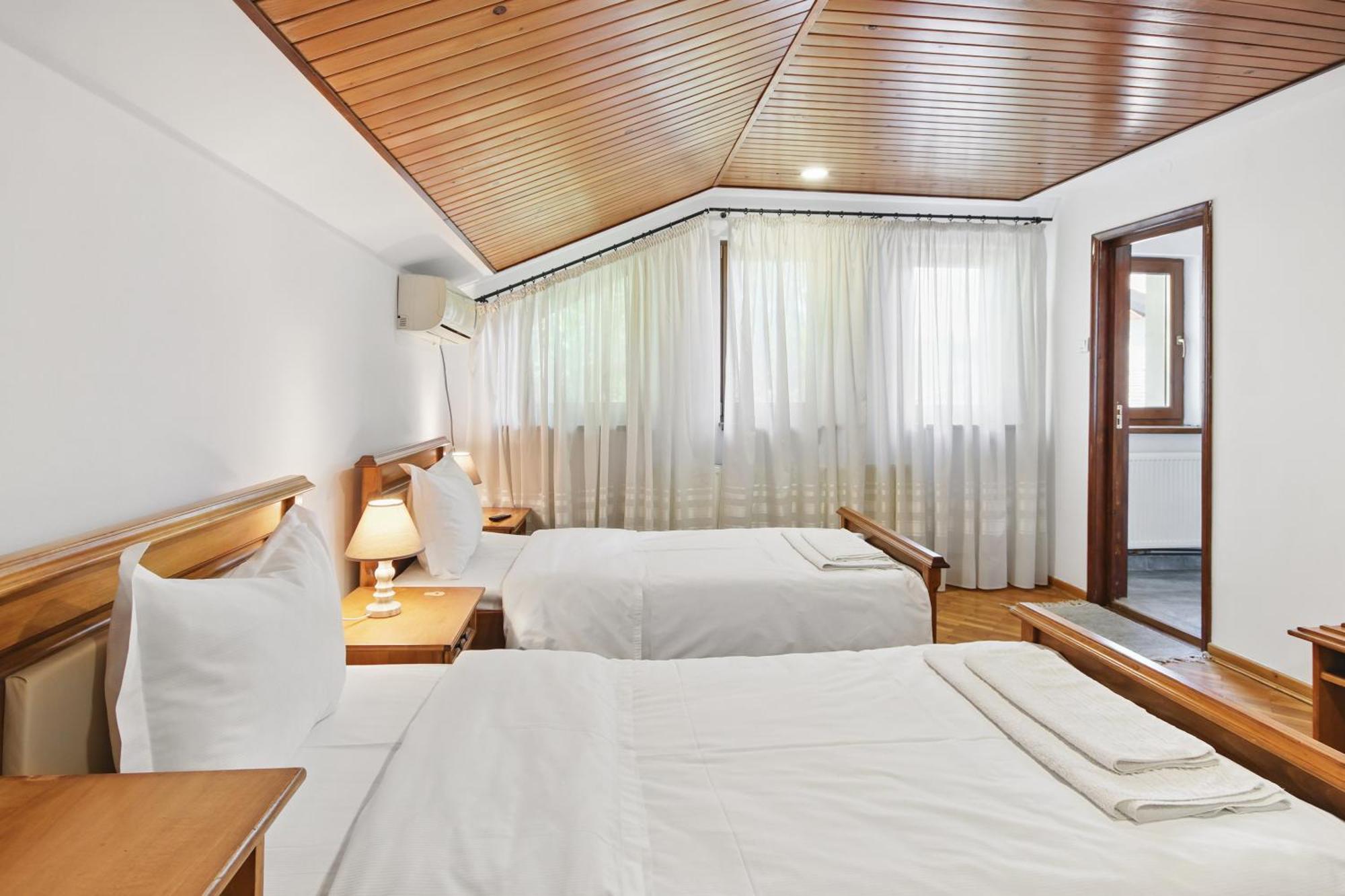 Hotel Casa Galand Parscov Esterno foto